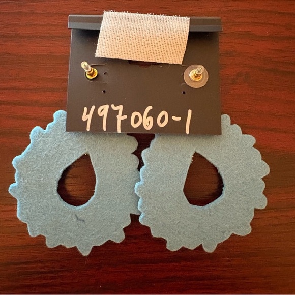 nOir Jewelry Teal Beaded Earrings - Picture 3 of 4